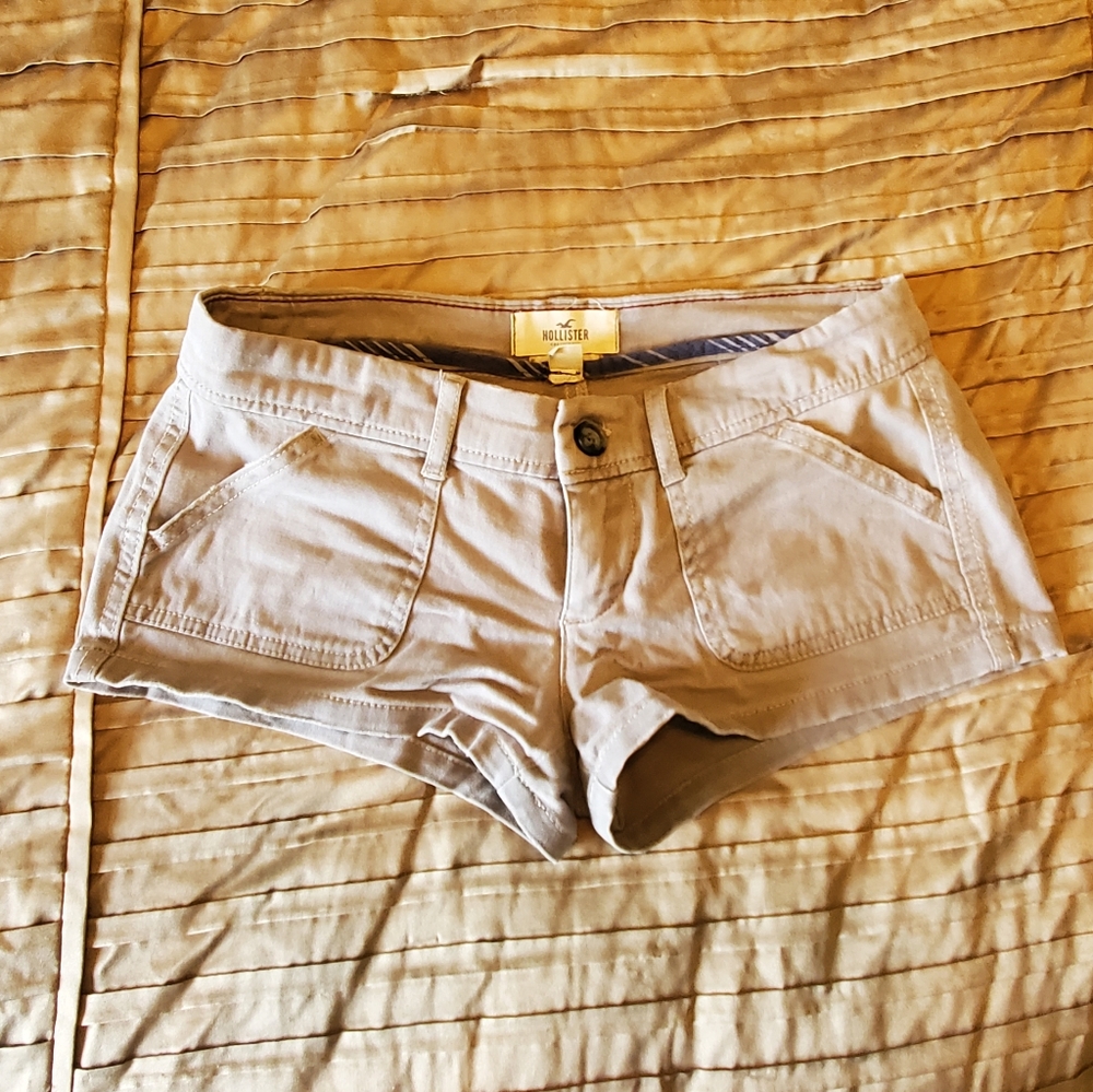 Hollister low-rise shorts
